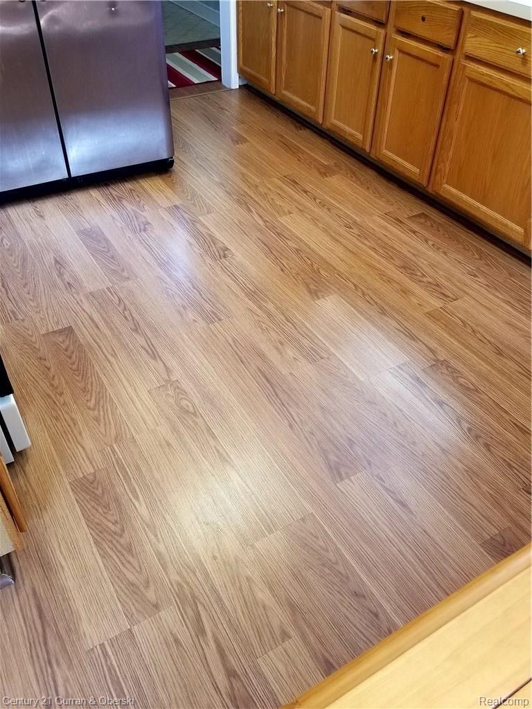 1447 South Gulley Road Dearborn, MI 48124 - Photo 21 of 36 20170911_124511.jpg