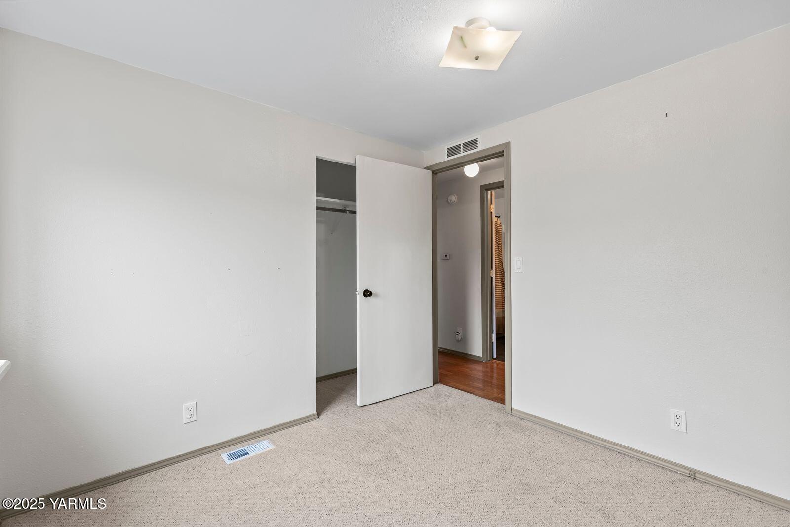 511 Pongala Road Tieton, WA 98947 - Photo 14 of 33 Bedroom 2