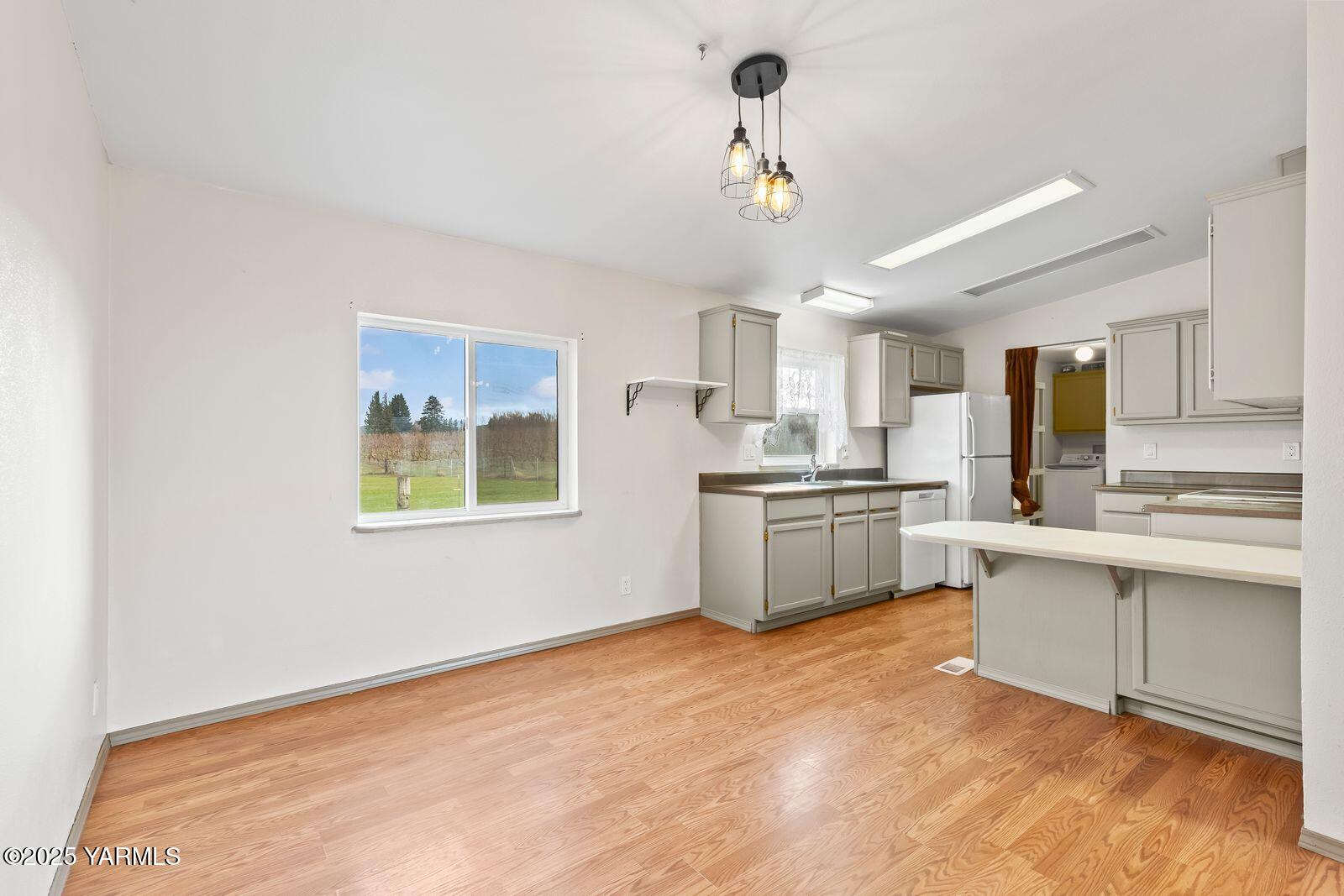 511 Pongala Road Tieton, WA 98947 - Photo 5 of 33 Dining Room