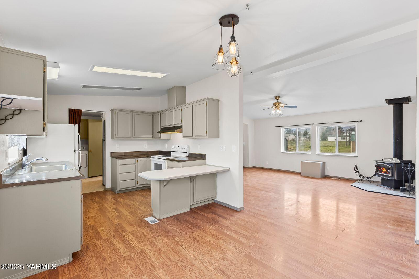 511 Pongala Road Tieton, WA 98947 - Photo 6 of 33 Dining Room