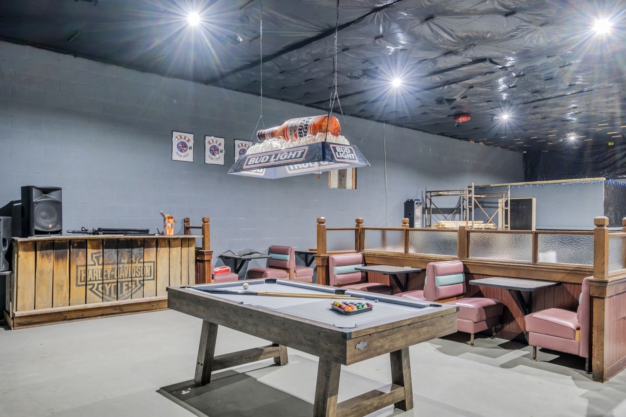 1409 C Buffalo Road Lawrenceburg, TN 38464 - Photo 5 of 15 a room with furniture