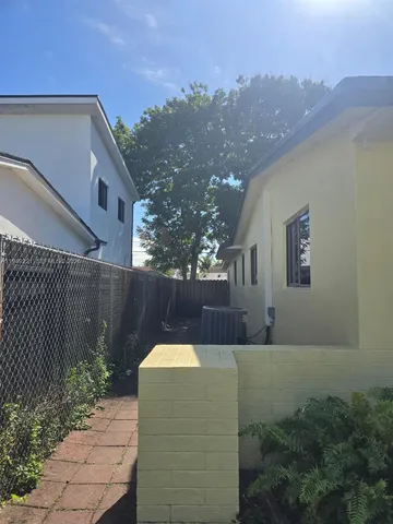 $1,100 | 1220 Northwest 180th Terrace, Unit 1220, Miami Gardens, FL 33169