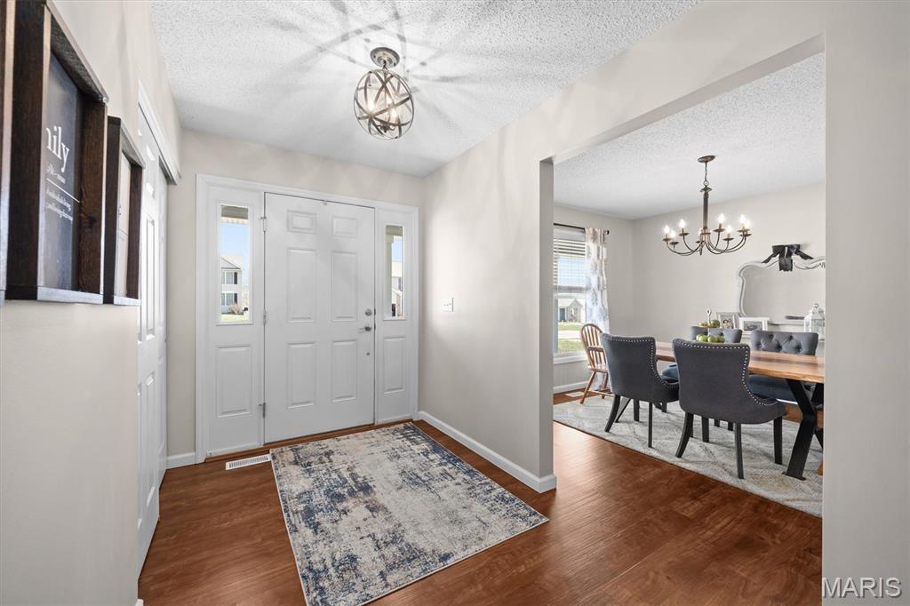 105 Montrose Court Shiloh, IL 62221 - Photo 4 of 41