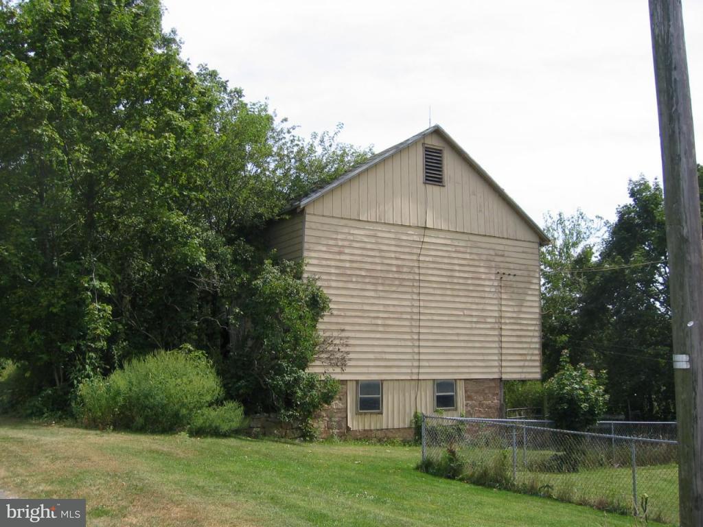 421 Mountain Road Manheim, PA 17545 - Photo 12 of 12
