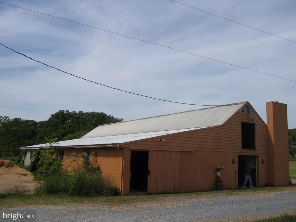 421 Mountain Road Manheim, PA 17545 - Photo 7 of 12