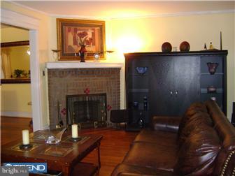 5946 Nassau Road Philadelphia, PA 19151 - Photo 3 of 12 Gallery Image 3