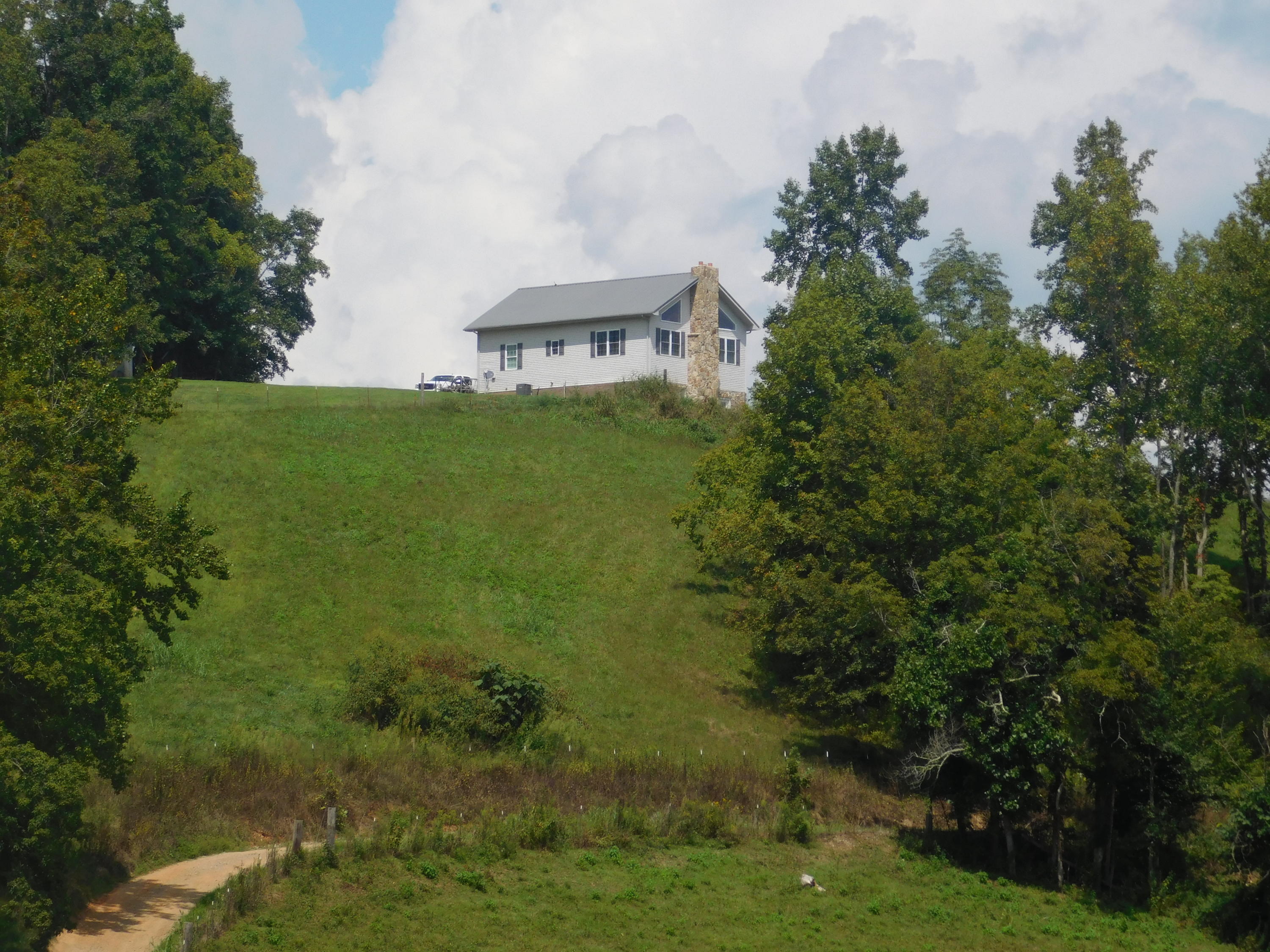 883 Harbor Road Tazewell, TN 37879 - Photo 1 of 36 DSCN3979