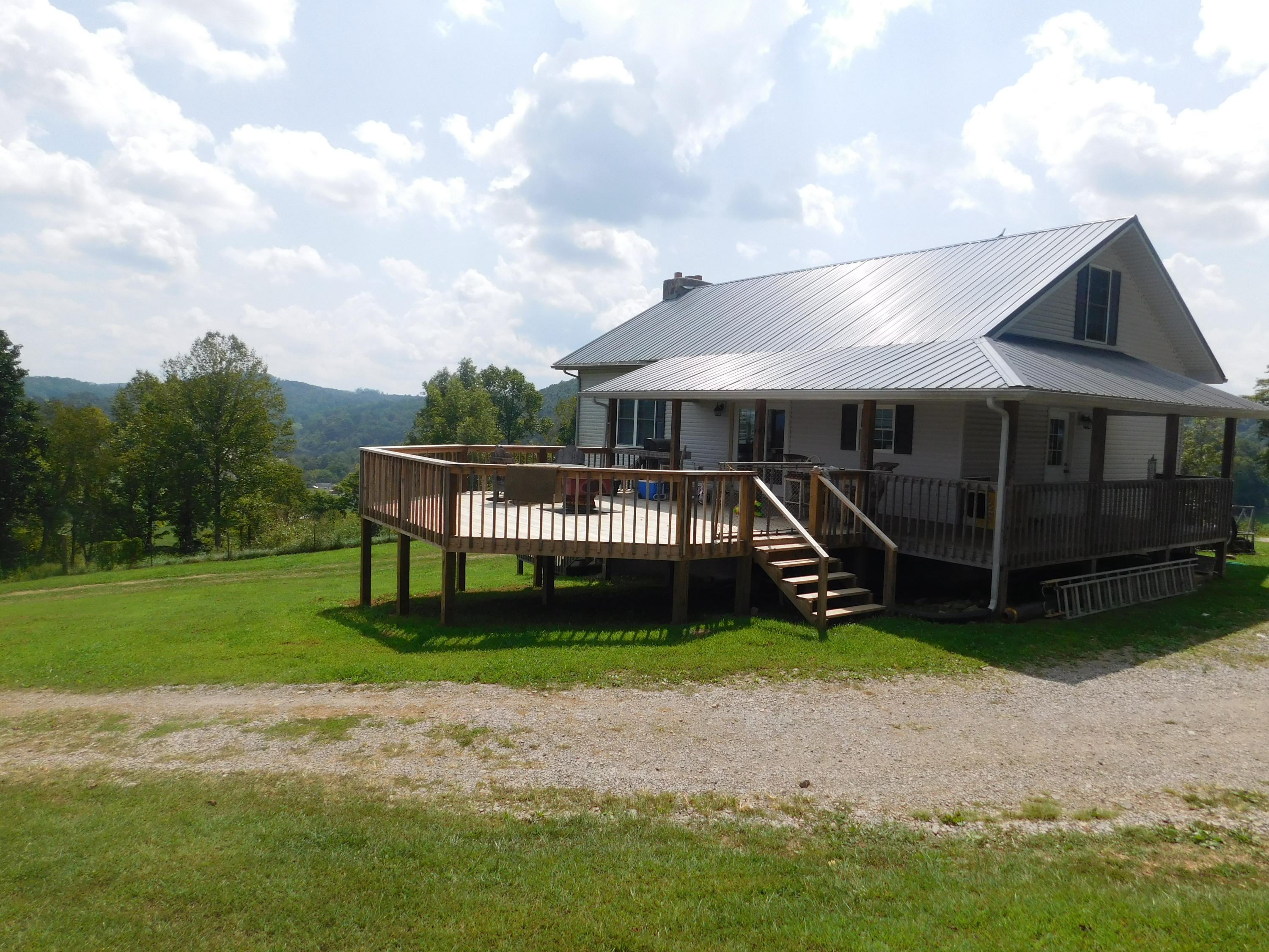 883 Harbor Road Tazewell, TN 37879 - Photo 3 of 36 DSCN3969