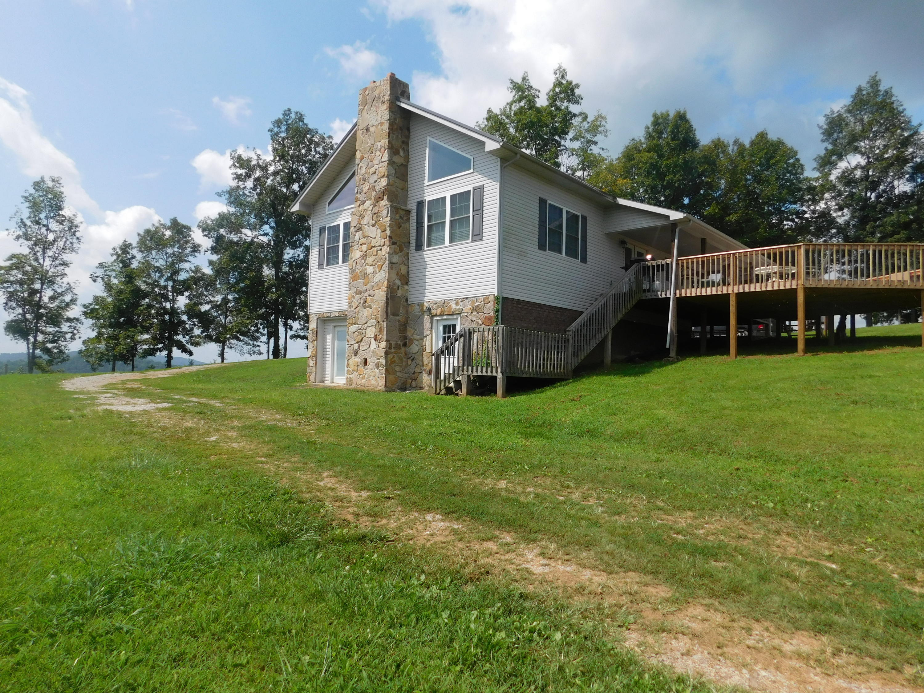 883 Harbor Road Tazewell, TN 37879 - Photo 4 of 36 DSCN3970