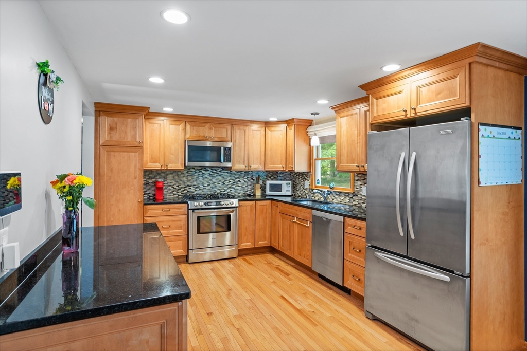 307 Tahattawan Road Littleton, MA 01460 - Photo 12 of 42 Gallery Image 12