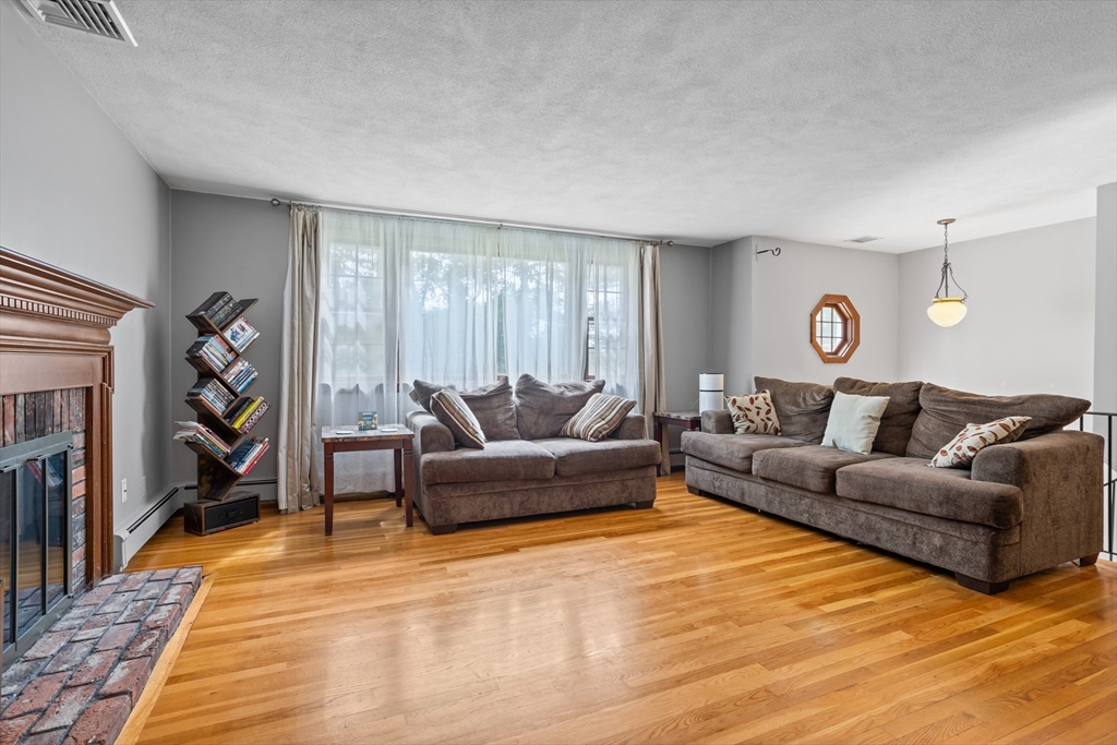 307 Tahattawan Road Littleton, MA 01460 - Photo 6 of 42 Gallery Image 6