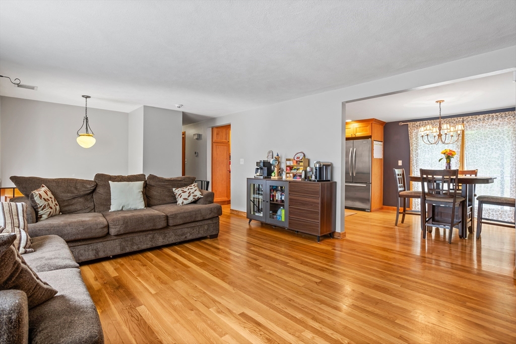 307 Tahattawan Road Littleton, MA 01460 - Photo 8 of 42 Gallery Image 8