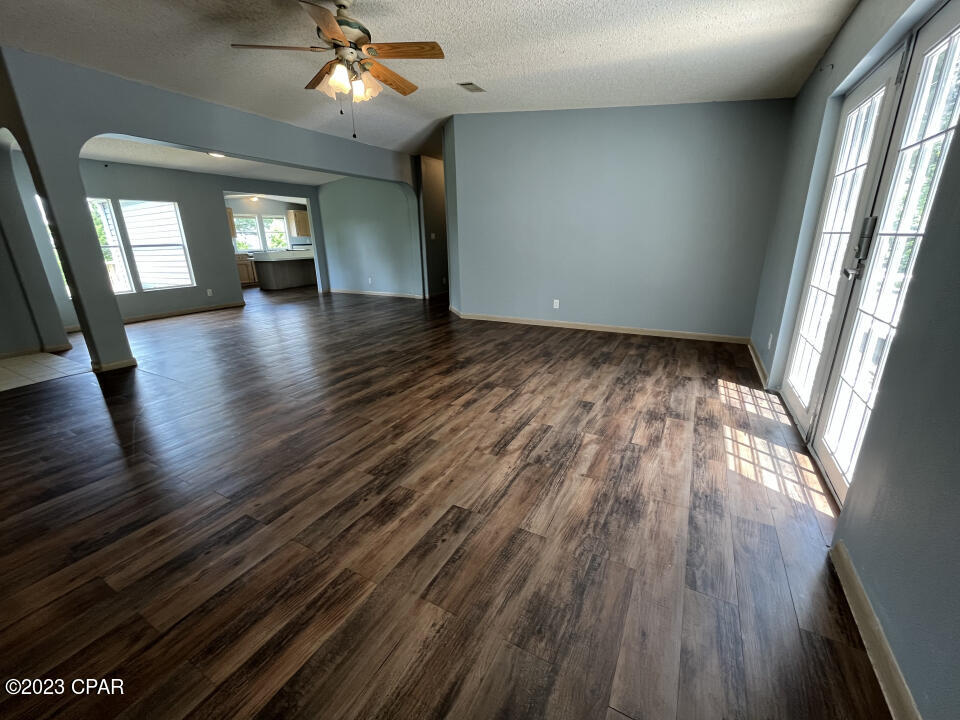 1998 Woodland Road Cottondale, FL 32431 - Photo 10 of 39 Gallery Image 10
