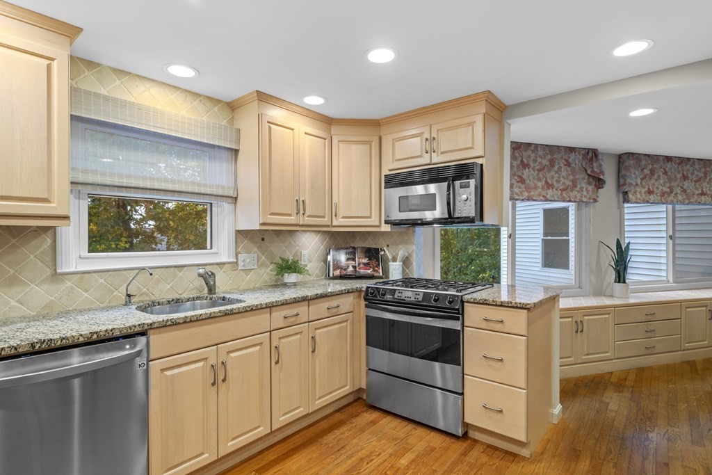 18 Aspen Road Swampscott, MA 01907 - Photo 8 of 42 Gallery Image 8