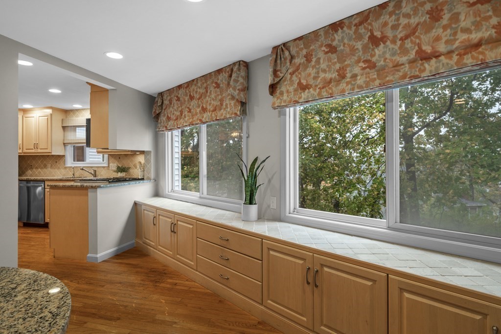 18 Aspen Road Swampscott, MA 01907 - Photo 9 of 42 Gallery Image 9