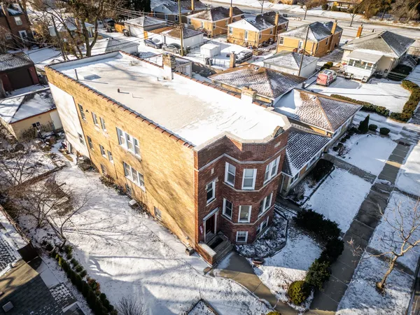 $2,400 | 3927 Kirk Street, Unit 2, Skokie, IL 60076