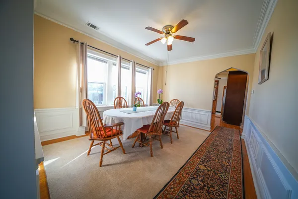 $2,400 | 3927 Kirk Street, Unit 2, Skokie, IL 60076