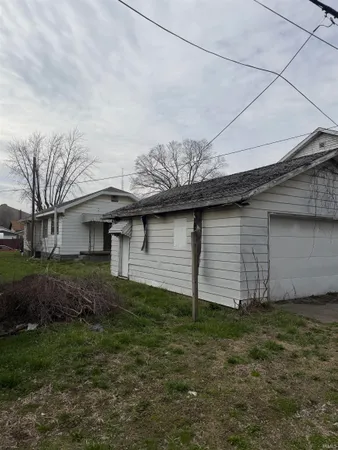 $40,000 | 2408 South Mulberry Street, Muncie, IN 47302