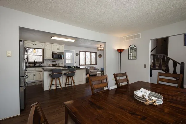 $575,000 | 1275 Southwest 125th Road, Holden, MO 64040