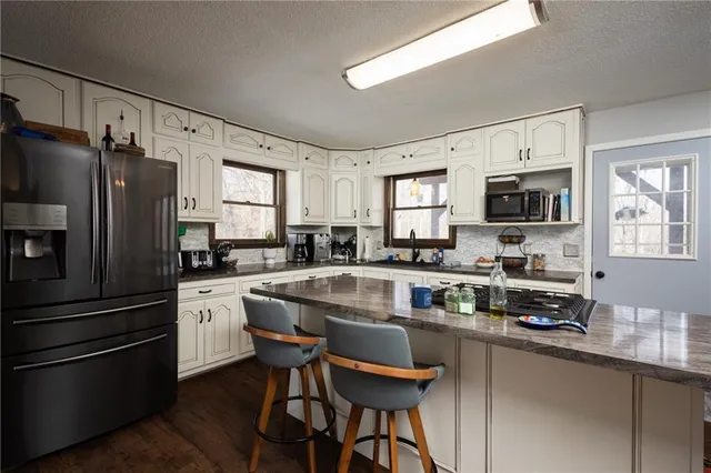 $575,000 | 1275 Southwest 125th Road, Holden, MO 64040