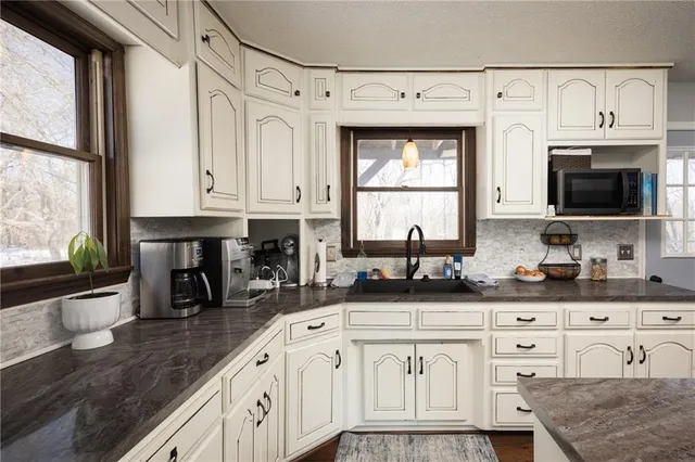 $575,000 | 1275 Southwest 125th Road, Holden, MO 64040