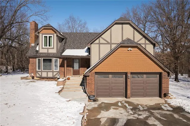 $575,000 | 1275 Southwest 125th Road, Holden, MO 64040