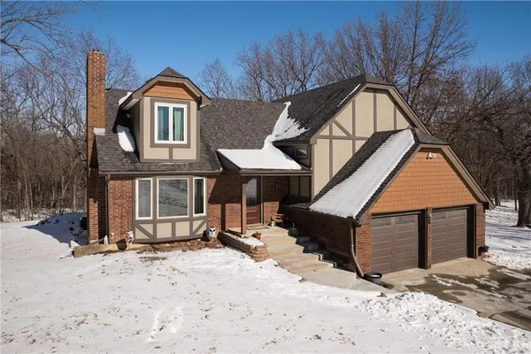 $575,000 | 1275 Southwest 125th Road, Holden, MO 64040