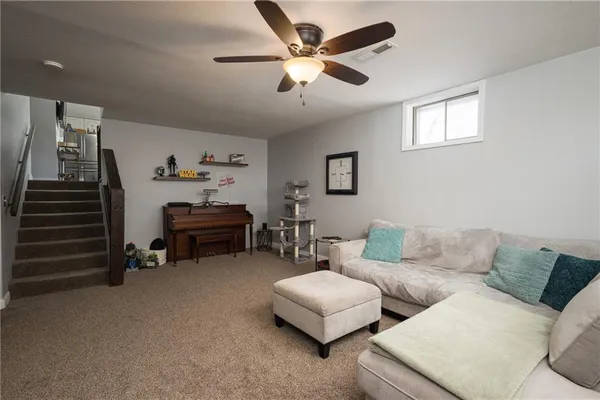 $575,000 | 1275 Southwest 125th Road, Holden, MO 64040