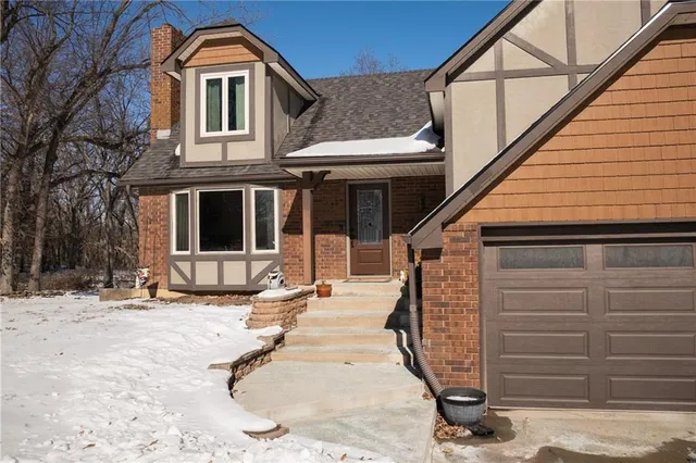 $575,000 | 1275 Southwest 125th Road, Holden, MO 64040