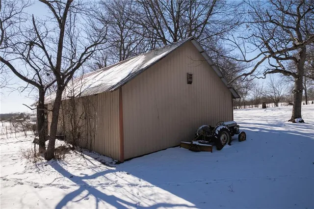 $575,000 | 1275 Southwest 125th Road, Holden, MO 64040
