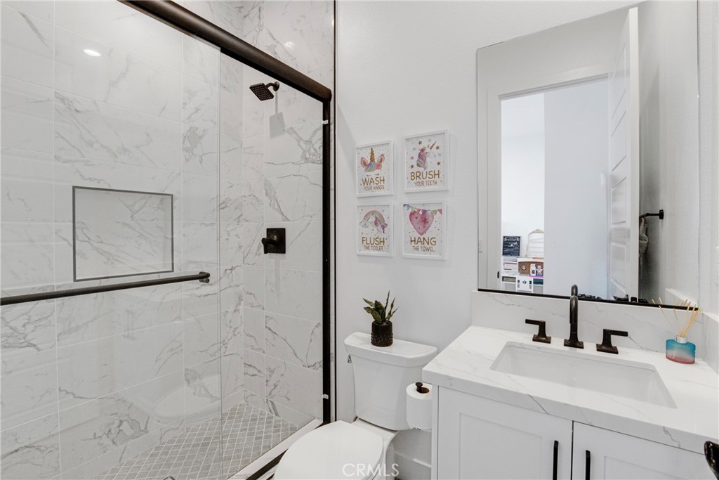 11944 Red Hawk Lane Porter Ranch, CA 91326 - Photo 27 of 40 Gallery Image 27