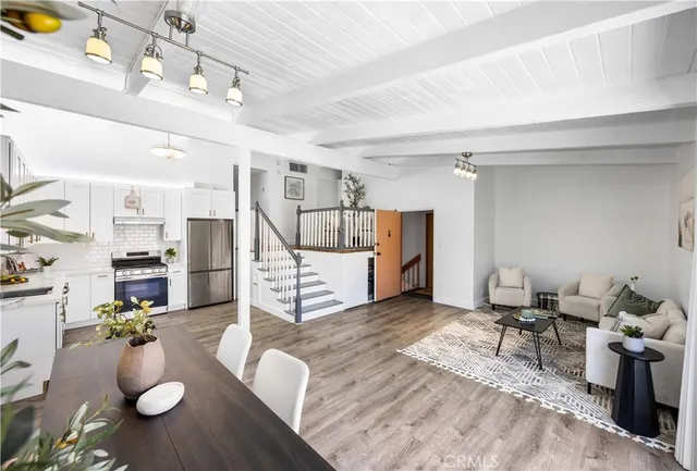 $2,795 | 7924 Woodman Avenue, Unit 20, Pacoima, CA 91402