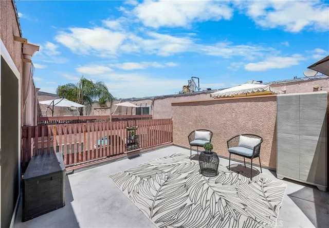 $2,795 | 7924 Woodman Avenue, Unit 20, Pacoima, CA 91402