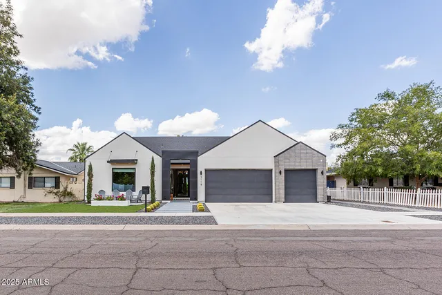 $2,049,000 | 3118 North 42nd Street, Phoenix, AZ 85018