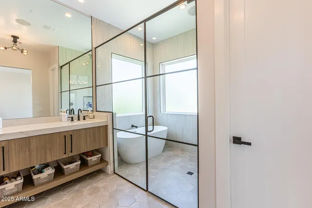 $2,049,000 | 3118 North 42nd Street, Phoenix, AZ 85018