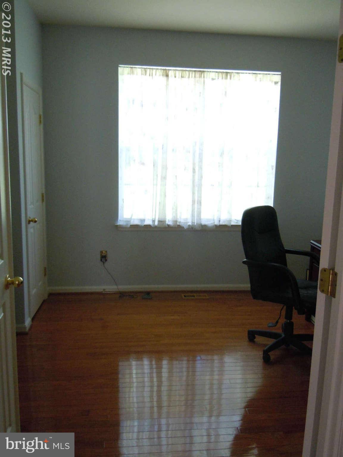 6563 Guilford Road Clarksville, MD 21029 - Photo 10 of 30 Den