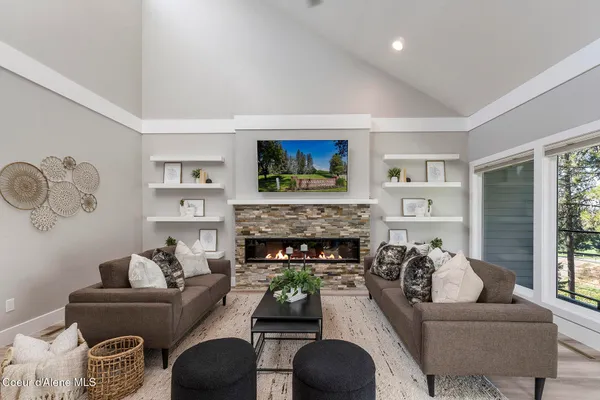 $798,000 | 10637 North Friar Drive, Unit 15, Hayden, ID 83835