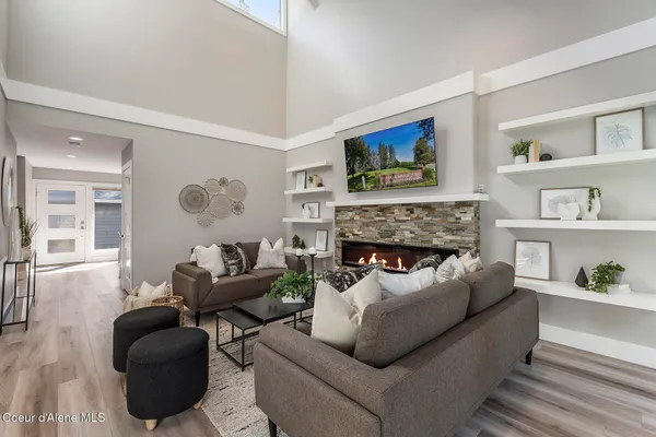 $798,000 | 10637 North Friar Drive, Unit 15, Hayden, ID 83835
