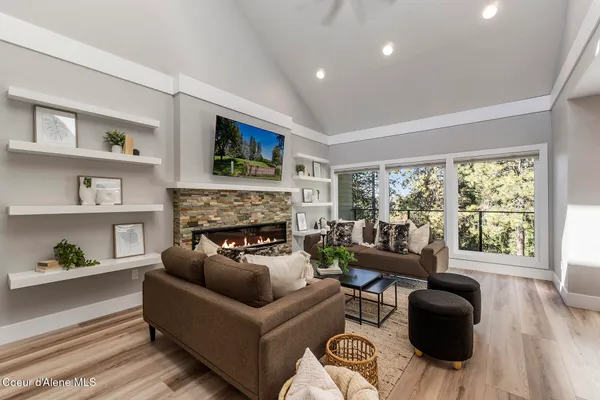 $798,000 | 10637 North Friar Drive, Unit 15, Hayden, ID 83835