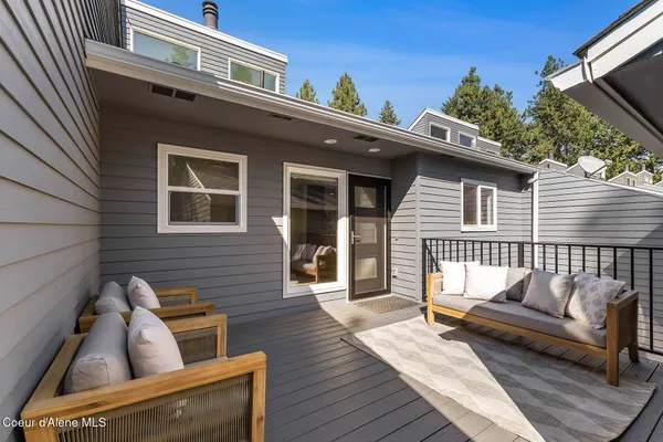 $798,000 | 10637 North Friar Drive, Unit 15, Hayden, ID 83835