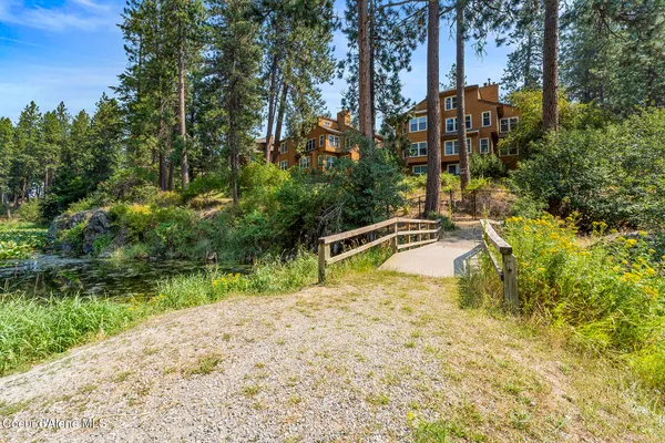 $798,000 | 10637 North Friar Drive, Unit 15, Hayden, ID 83835