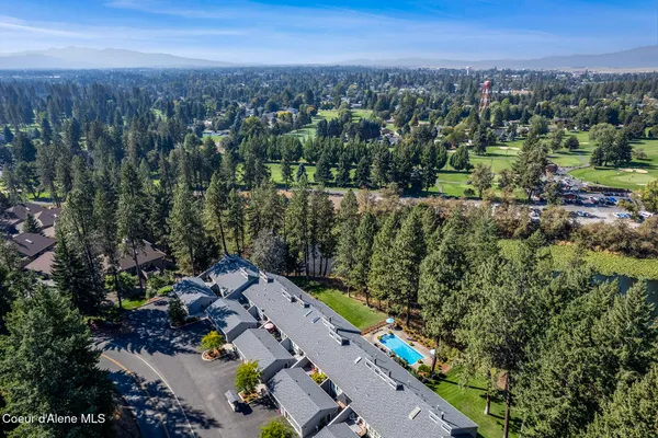 $798,000 | 10637 North Friar Drive, Unit 15, Hayden, ID 83835