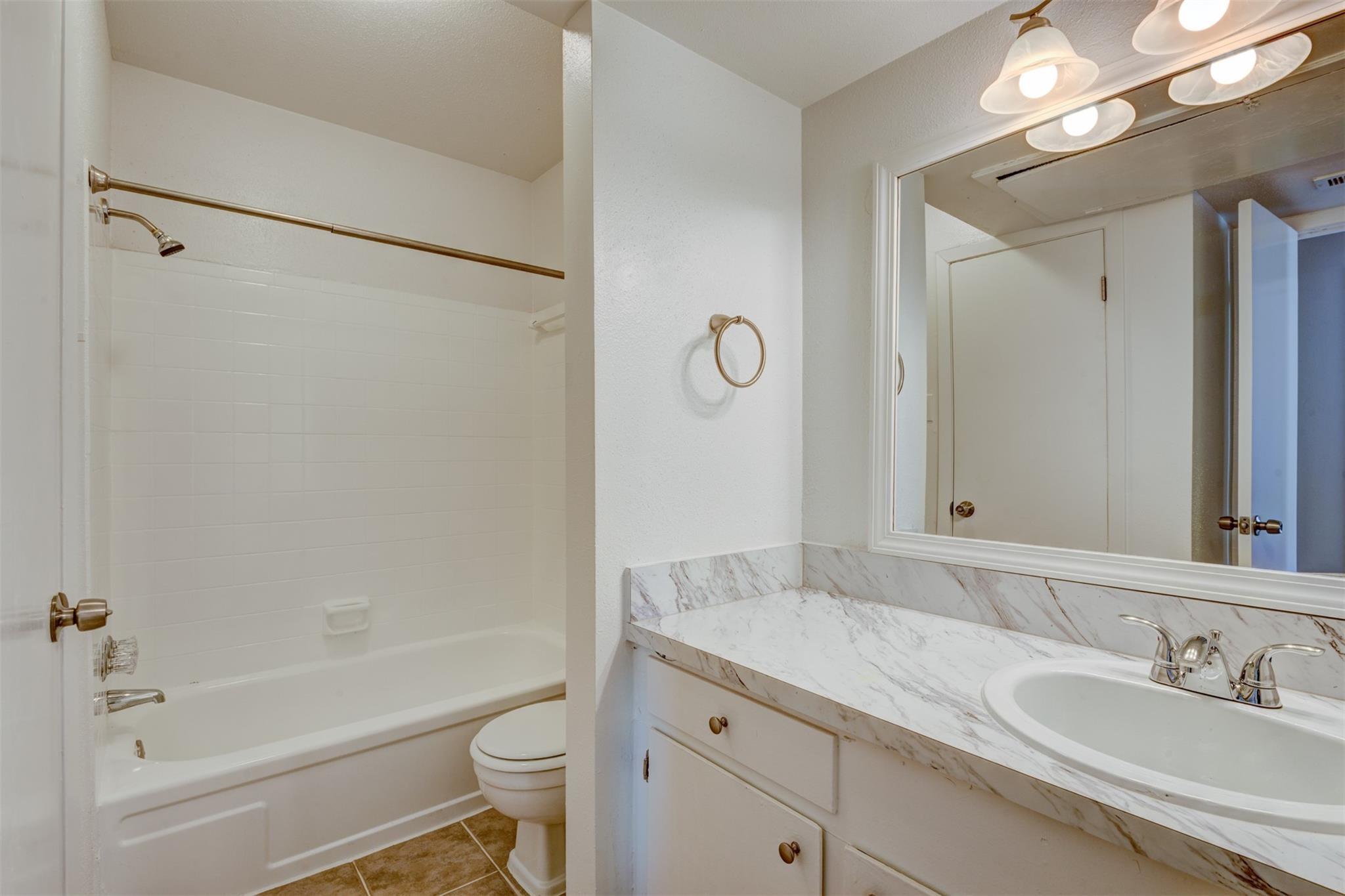 513 Ridge Street, Unit 3 Houston, TX 77009 - Photo 13 of 14 Gallery Image 13