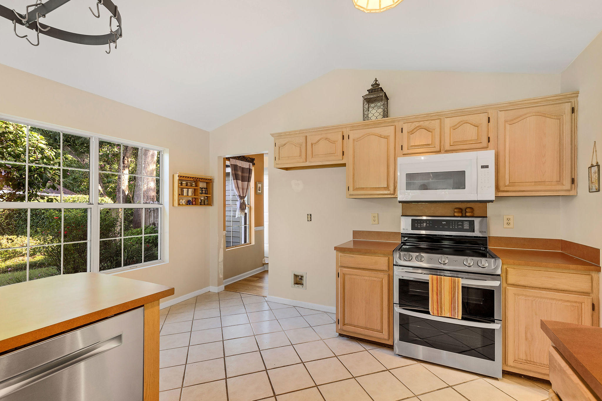 1301 Llewellyn Road Mount Pleasant, SC 29464 - Photo 11 of 38 1301Llewellyn-KeenEyeMarketing-13