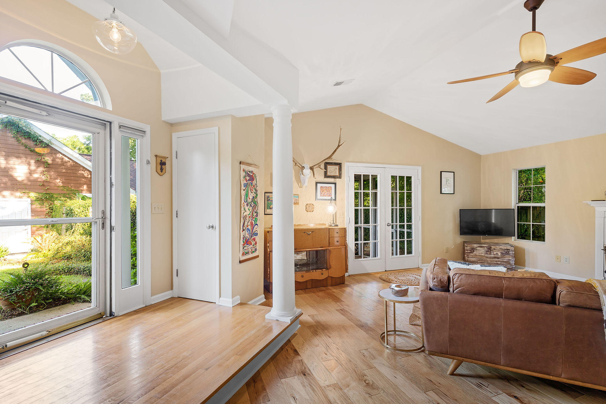 1301 Llewellyn Road Mount Pleasant, SC 29464 - Photo 3 of 38 1301Llewellyn-KeenEyeMarketing-04