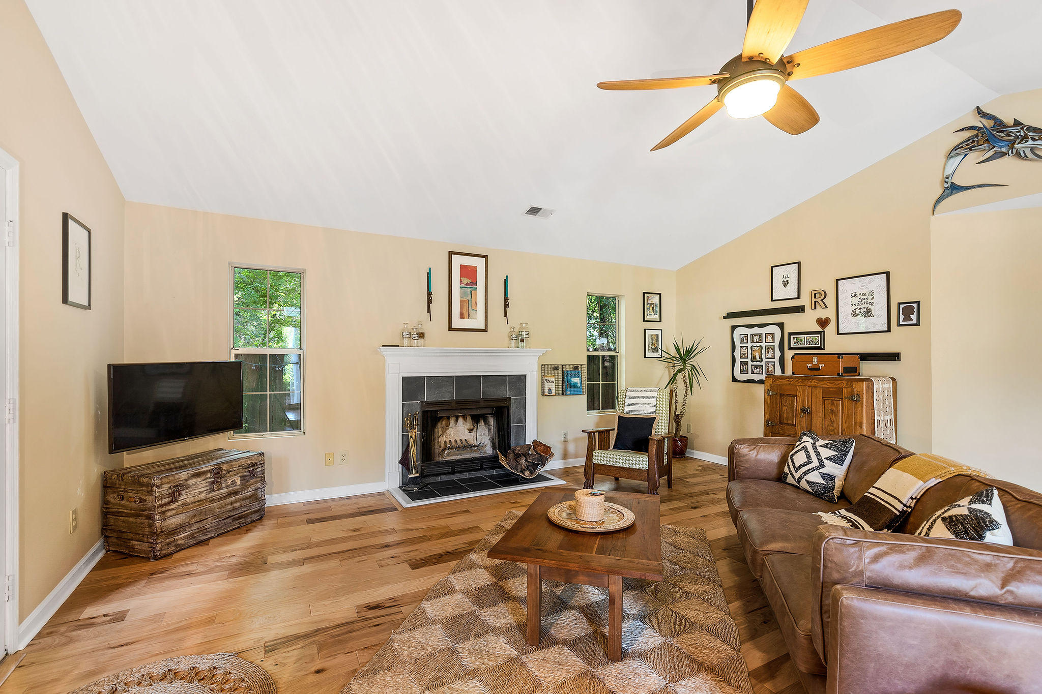 1301 Llewellyn Road Mount Pleasant, SC 29464 - Photo 4 of 38 1301Llewellyn-KeenEyeMarketing-05