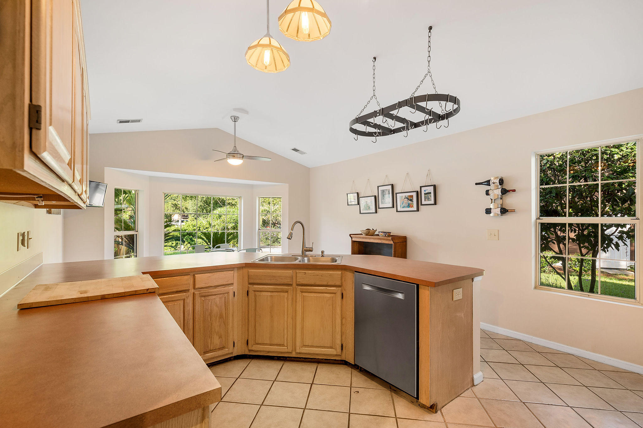 1301 Llewellyn Road Mount Pleasant, SC 29464 - Photo 10 of 38 1301Llewellyn-KeenEyeMarketing-12