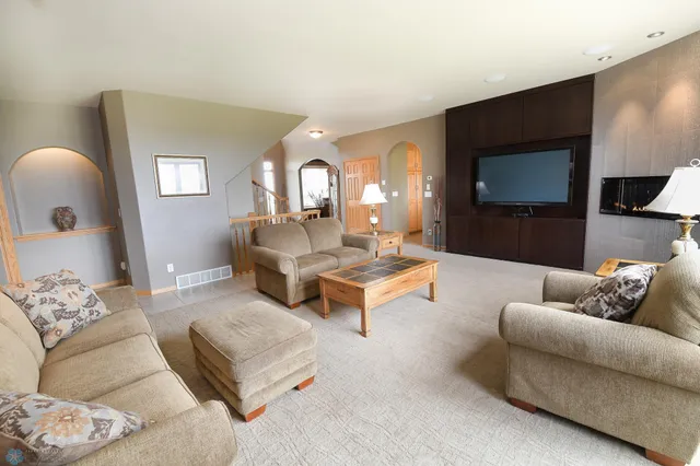 $899,900 | 13755 130th Street South, Barnesville, MN 56514