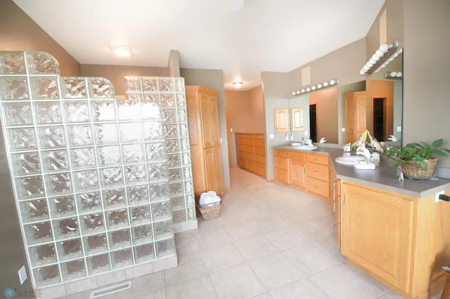 $899,900 | 13755 130th Street South, Barnesville, MN 56514