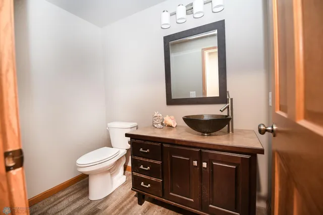 $899,900 | 13755 130th Street South, Barnesville, MN 56514